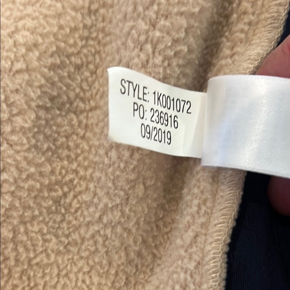 Vineyard Vines Stillwater Sherpa Vest size small - Picture 4 of 6